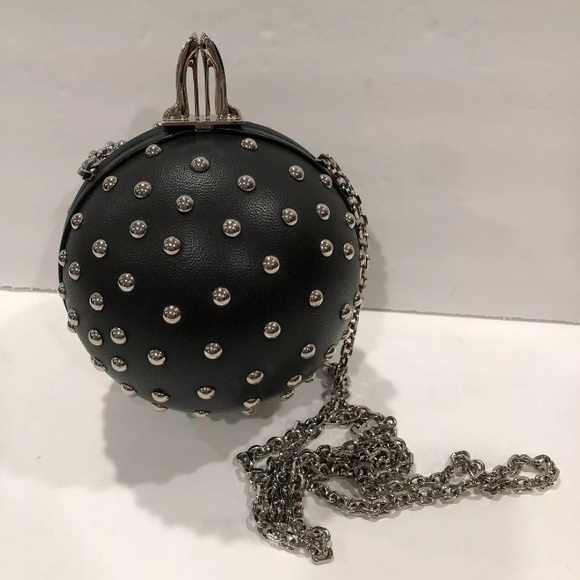 Christian Louboutin eden round studded clutch - Picture 4 of 8